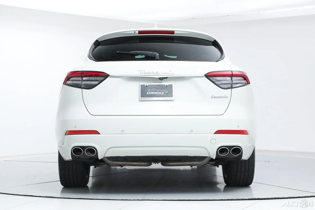 2023 Maserati Levante - Image 4 of 21