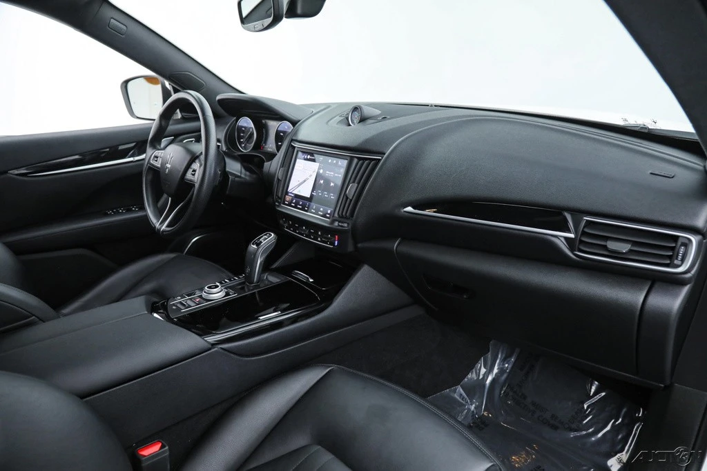 2023 Maserati Levante - Image 11 of 21
