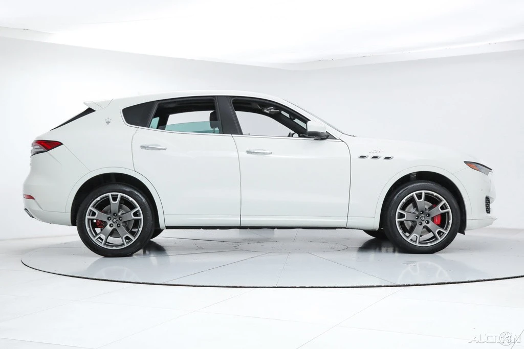 2023 Maserati Levante - Image 6 of 21