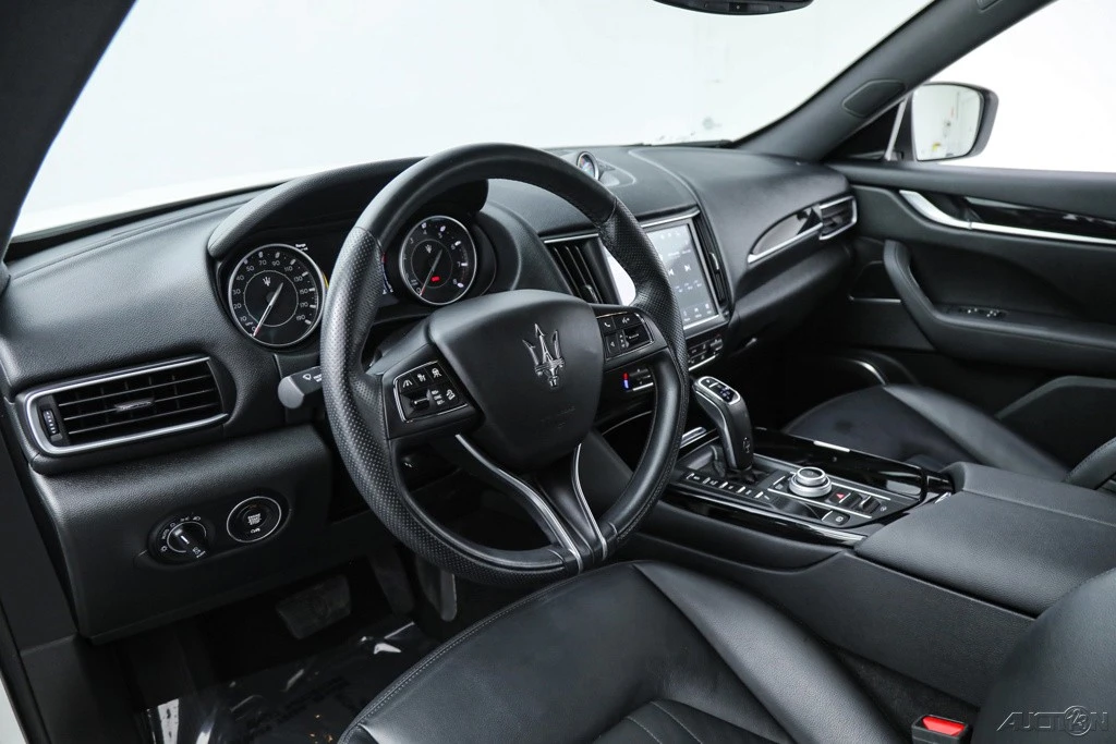 2023 Maserati Levante - Image 17 of 21