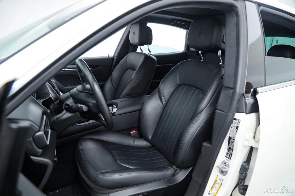 2023 Maserati Levante - Image 19 of 21