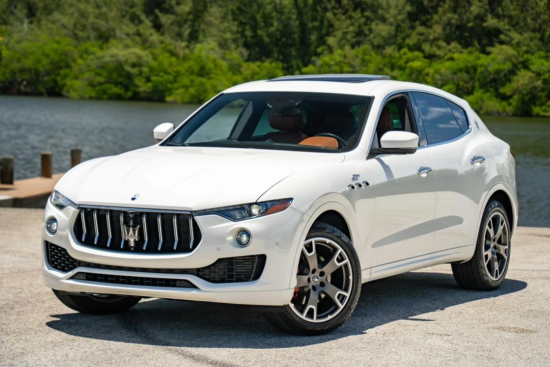 2023 Maserati Levante Modena - Image 8 of 31