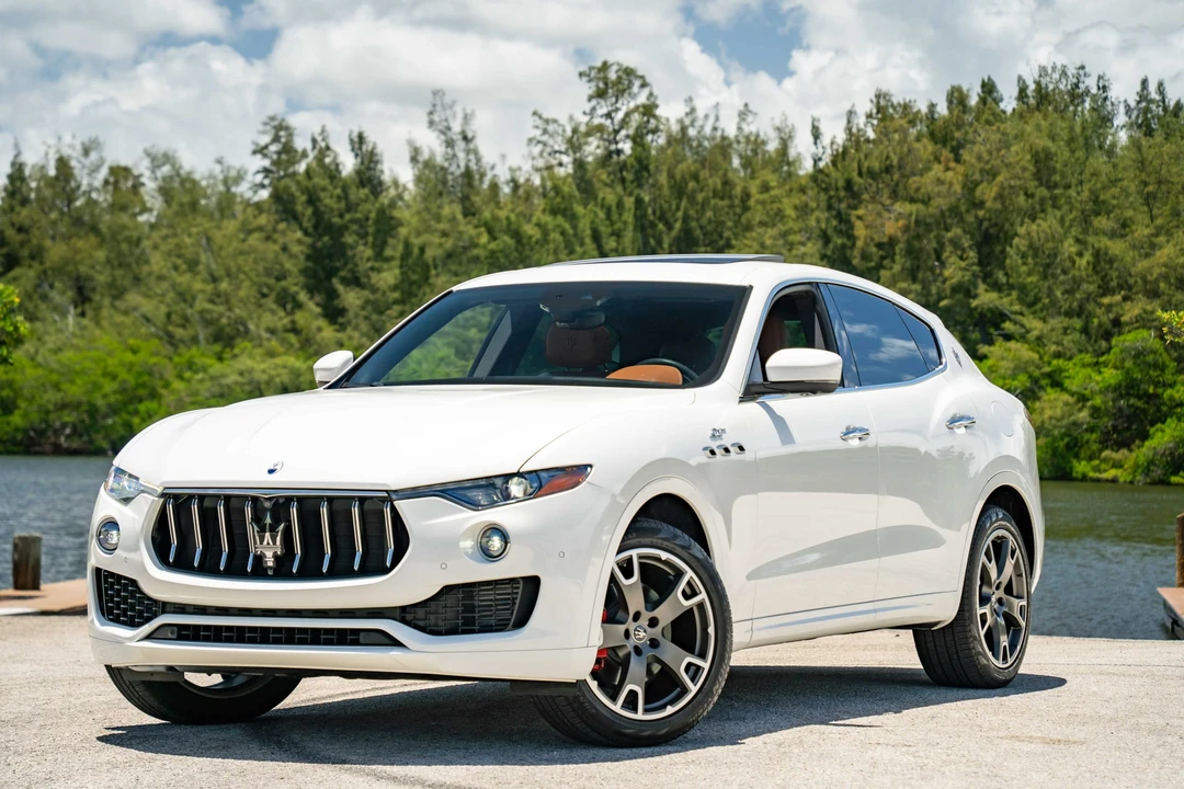 2023 Maserati Levante Modena - Image 9 of 31