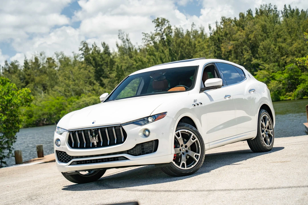 2023 Maserati Levante Modena - Image 11 of 31