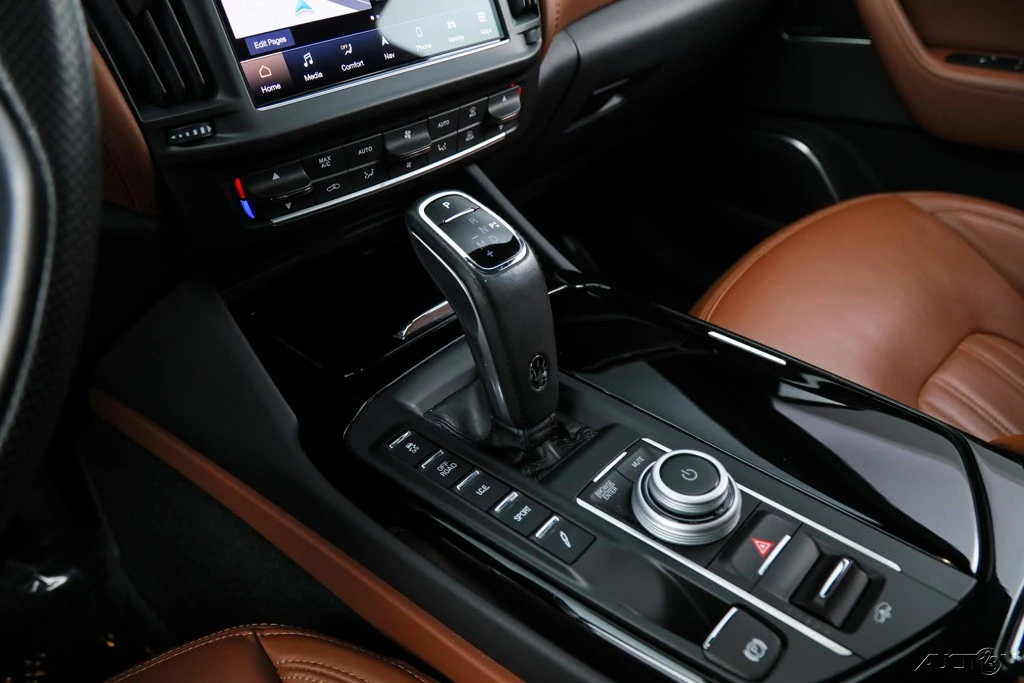 2023 Maserati Levante - Image 19 of 21
