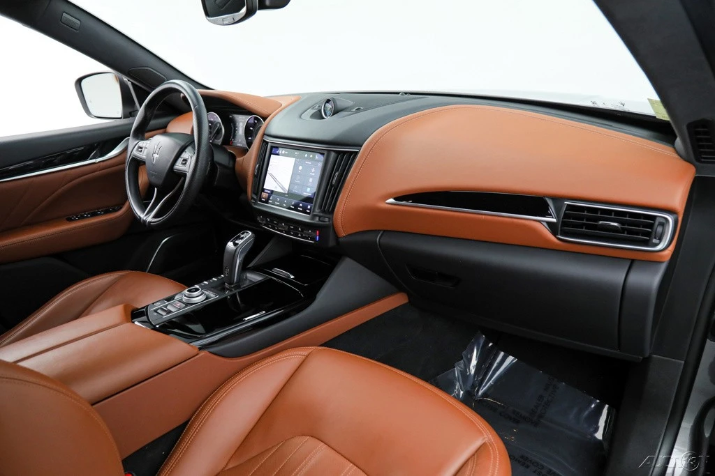 2023 Maserati Levante - Image 11 of 21