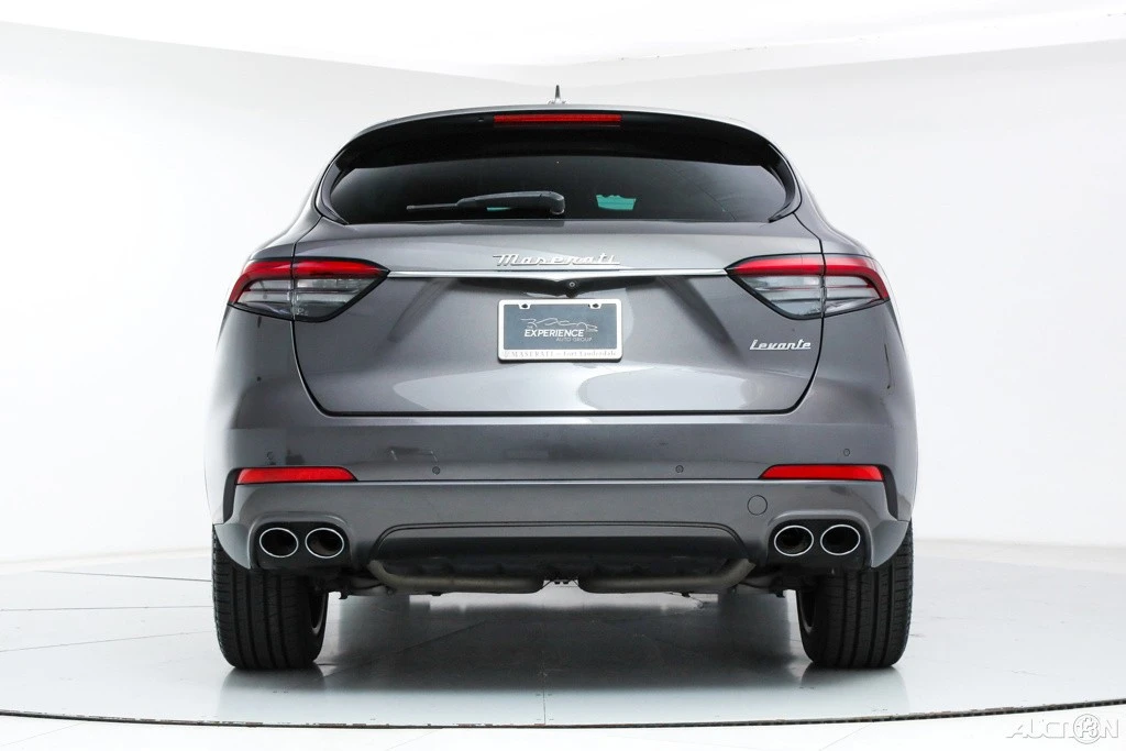 2023 Maserati Levante - Image 4 of 21