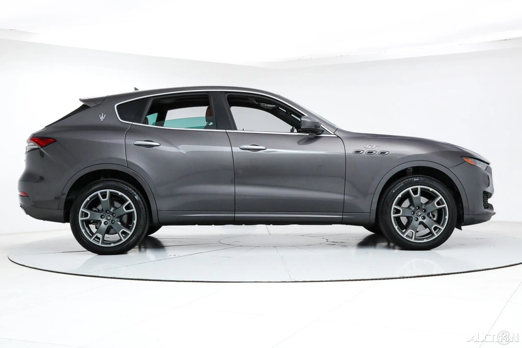 2023 Maserati Levante - Image 6 of 21
