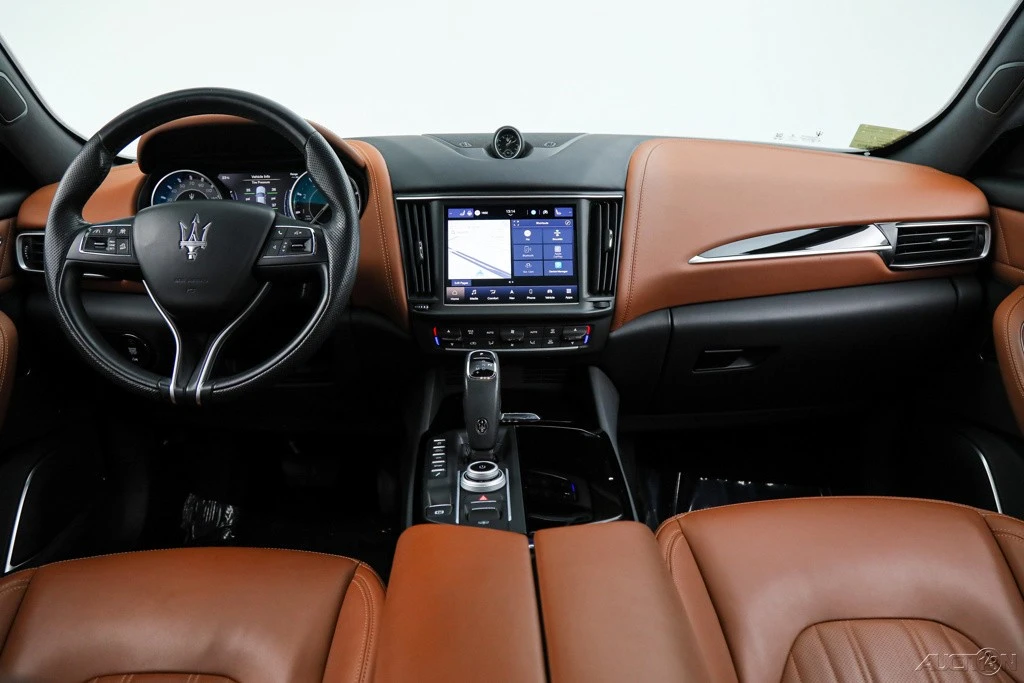 2023 Maserati Levante - Image 20 of 21