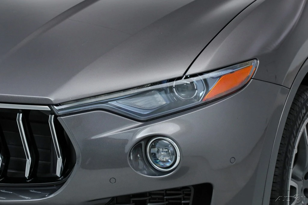 2023 Maserati Levante - Image 9 of 21