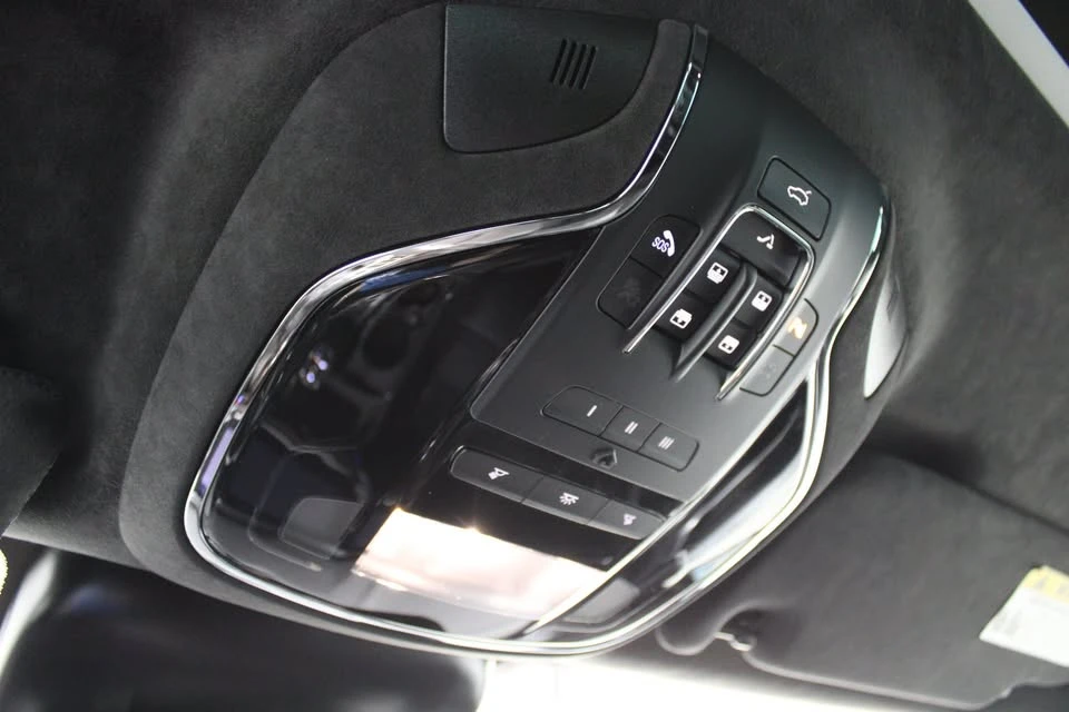 2023 Maserati Levante Modena - Image 12 of 14