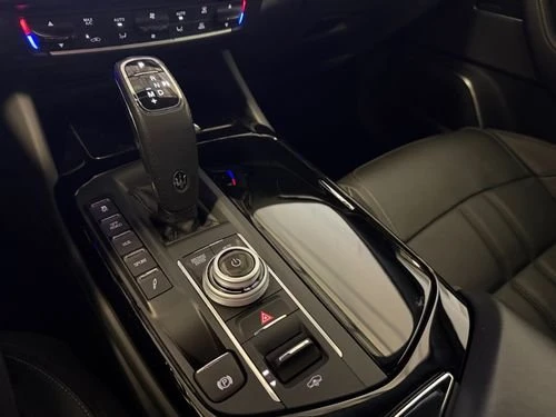 2023 Maserati Levante Modena - Image 17 of 20