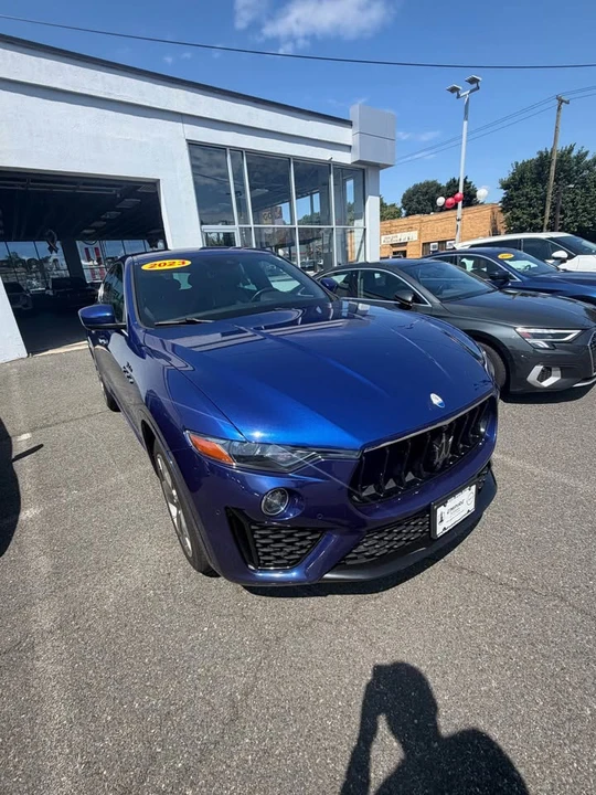 2023 Maserati Levante Modena - Image 2 of 4