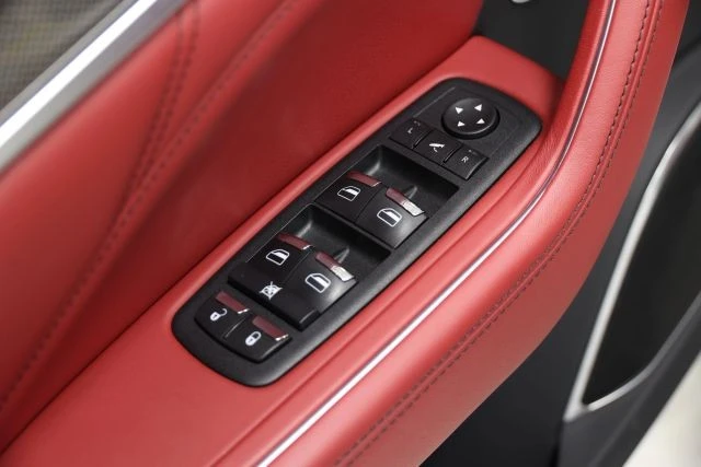 2023 Maserati Levante Modena - Image 11 of 12