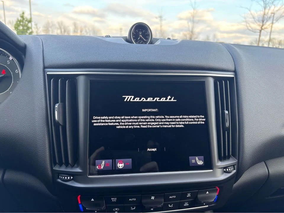 2023 Maserati Levante Modena - Image 12 of 16