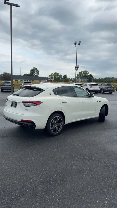 2023 Maserati Levante Modena - Image 4 of 11
