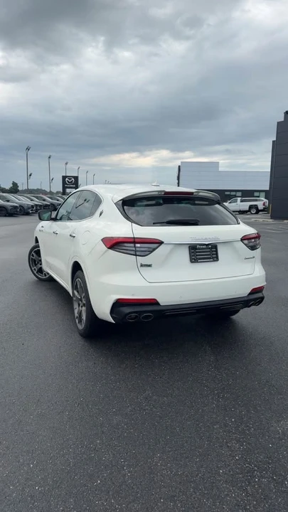 2023 Maserati Levante Modena - Image 5 of 11