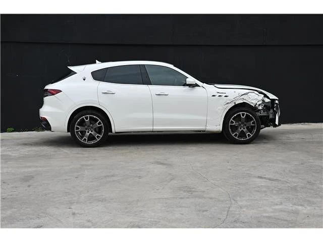 2023 Maserati Levante Modena - Image 7 of 21