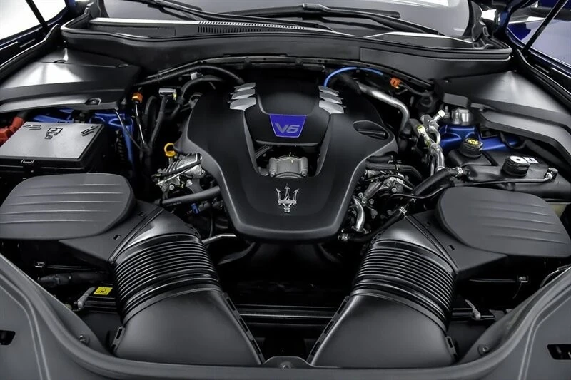 2023 Maserati Levante Modena - Image 16 of 21