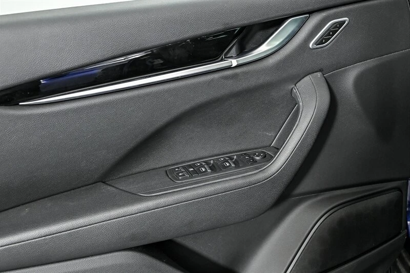 2023 Maserati Levante Modena - Image 13 of 31