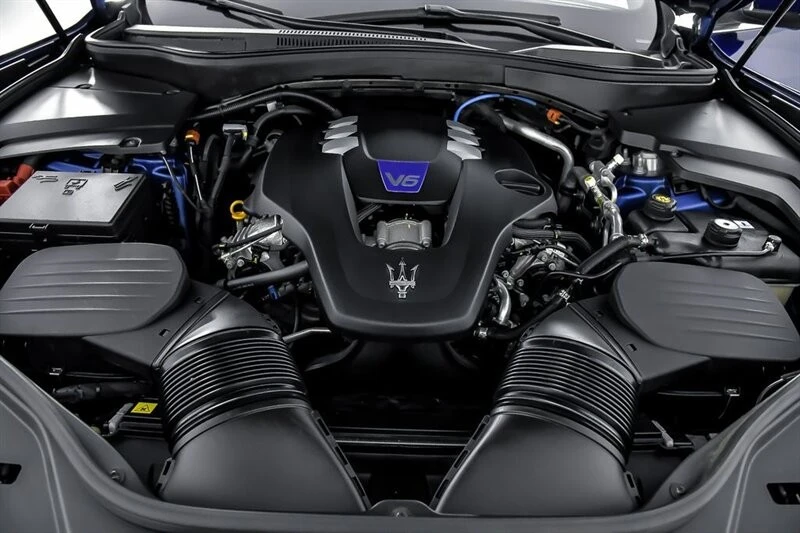 2023 Maserati Levante Modena - Image 16 of 21
