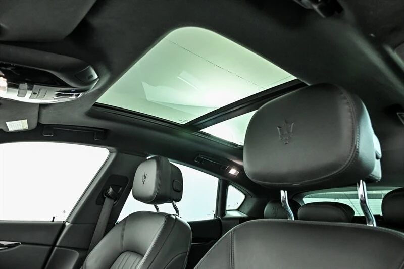 2023 Maserati Levante Modena - Image 18 of 31