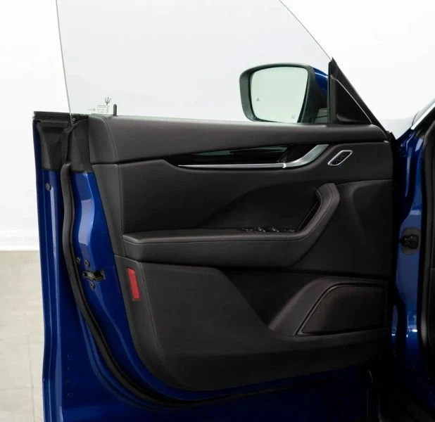 2023 Maserati Levante Modena - Image 7 of 12