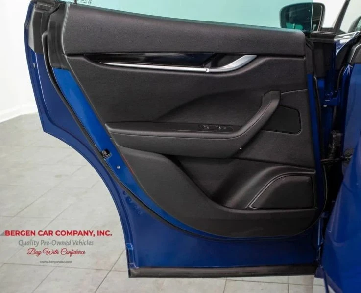 2023 Maserati Levante Modena - Image 9 of 12