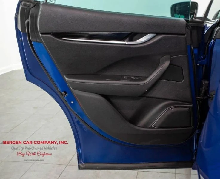2023 Maserati Levante Modena - Image 9 of 12