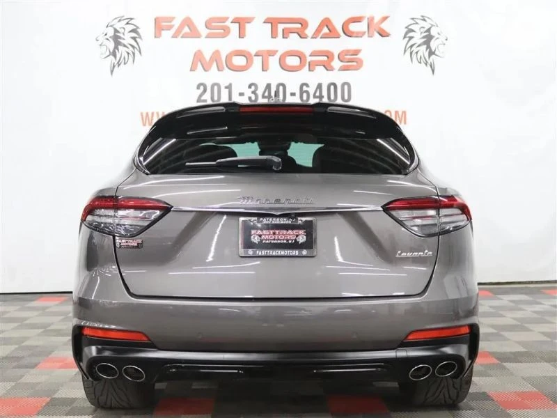 2023 Maserati Levante Modena - Image 5 of 12