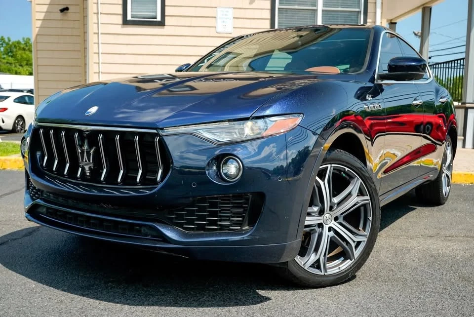 2023 Maserati Levante - Image 9 of 20