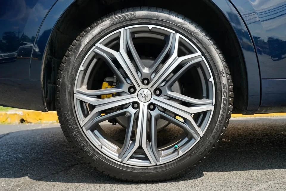 2023 Maserati Levante - Image 18 of 20