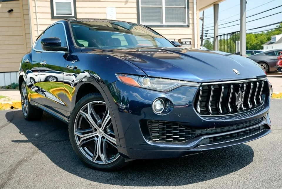 2023 Maserati Levante - Image 3 of 20