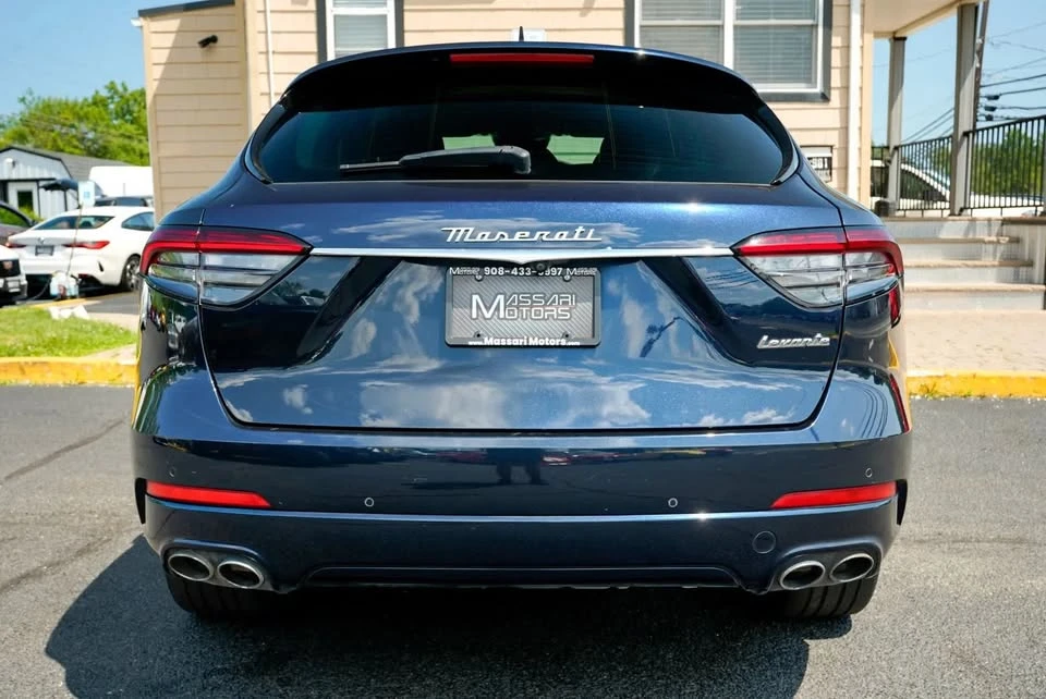 2023 Maserati Levante - Image 6 of 20