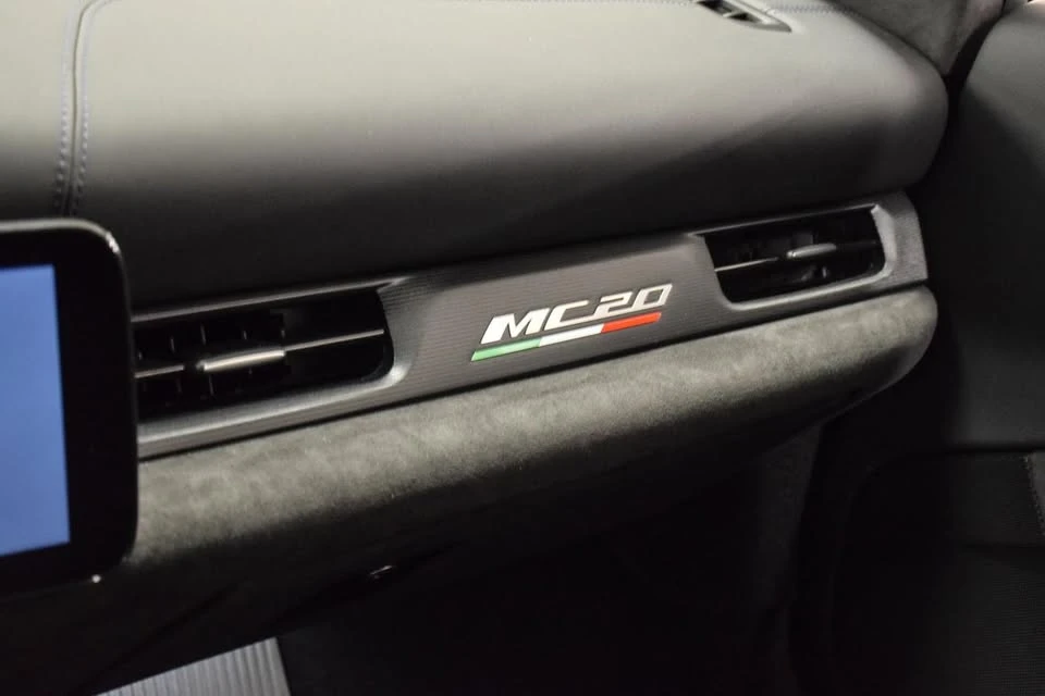 2023 Maserati MC20 - Image 17 of 20