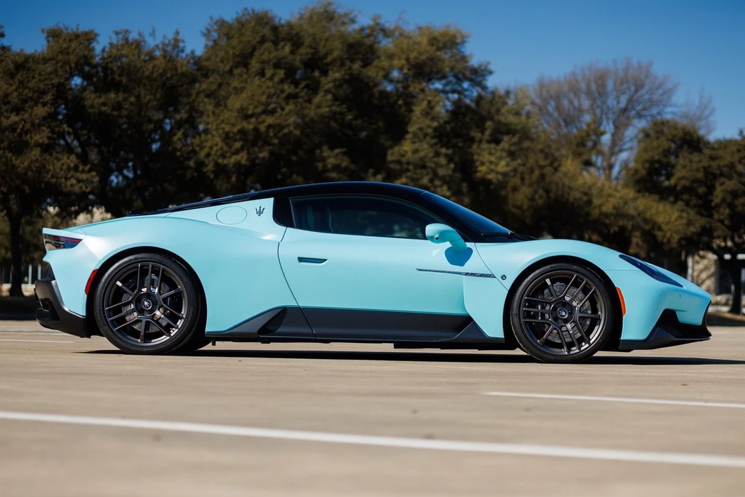 2023 Maserati MC20 - Image 11 of 12