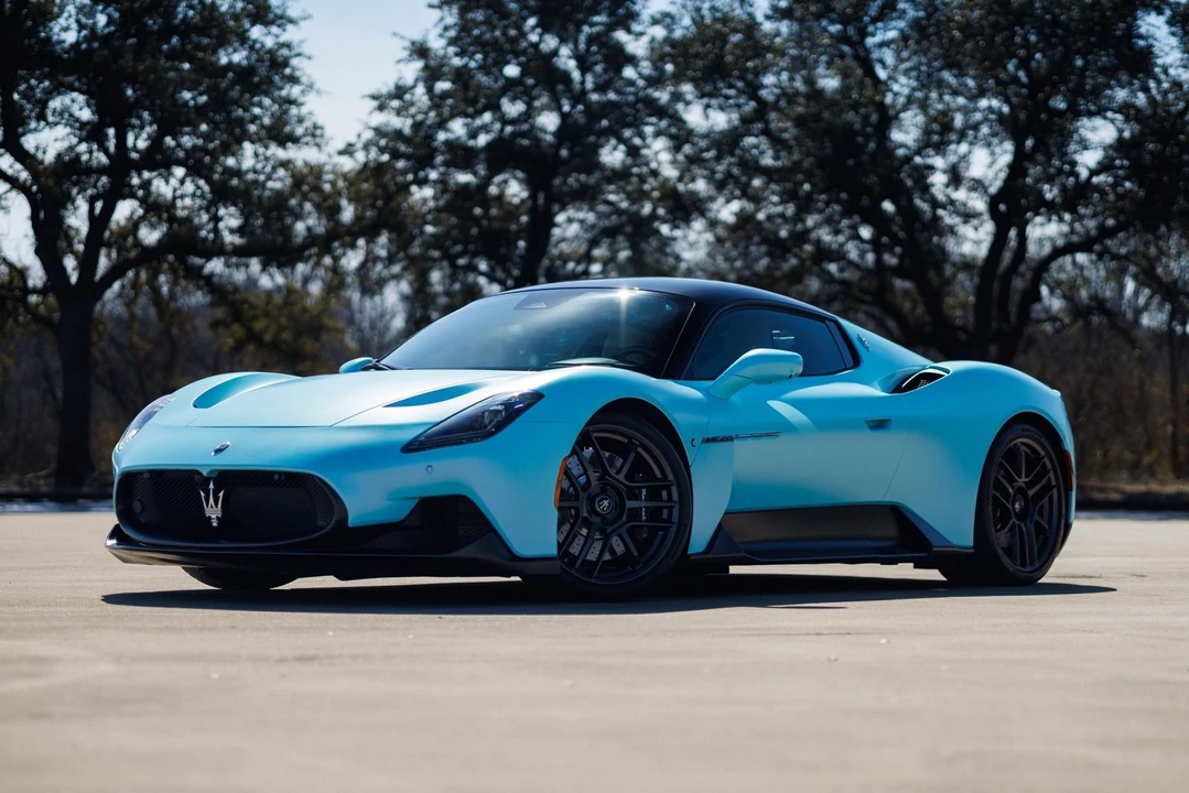 2023 Maserati MC20 - Image 2 of 12