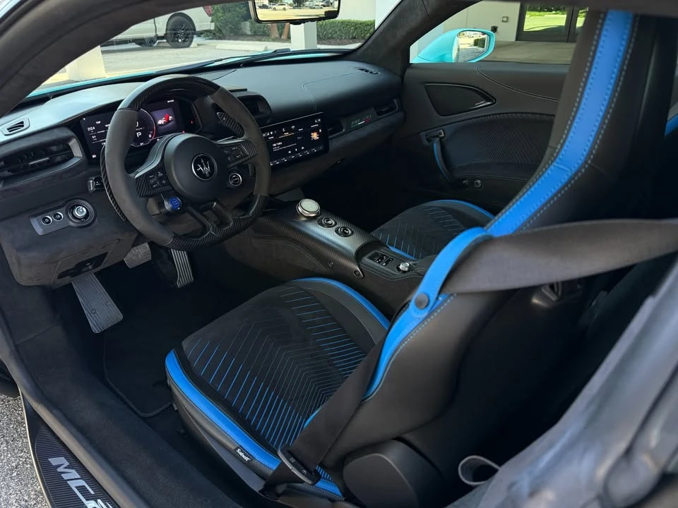 2023 Maserati MC20 - Image 2 of 17
