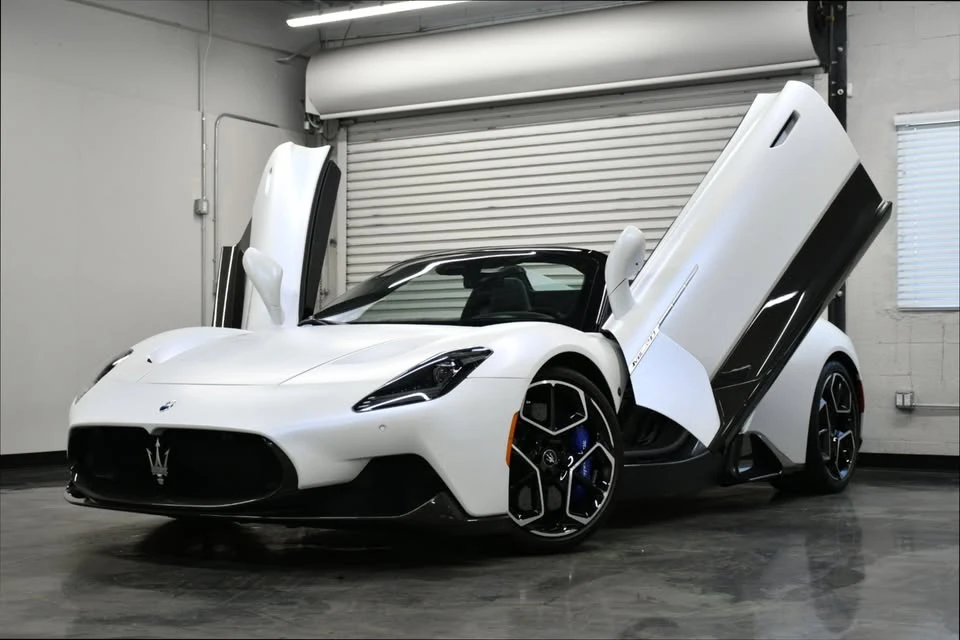 2023 Maserati MC20 Cielo - Image 2 of 20