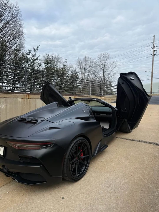 2023 Maserati MC20 Cielo - Image 7 of 16