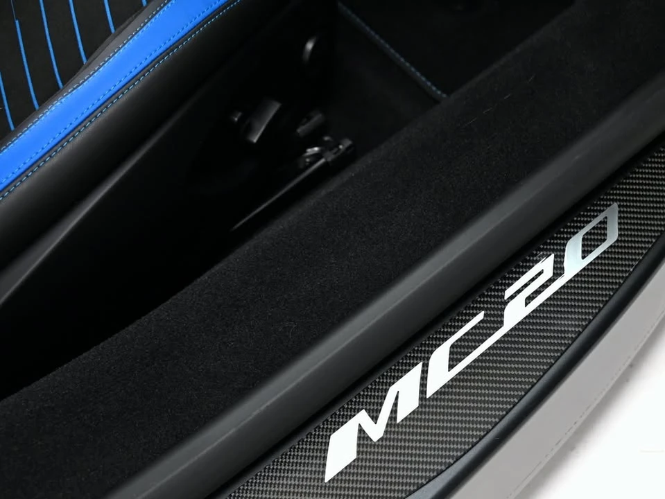 2023 Maserati MC20 Cielo - Image 9 of 19