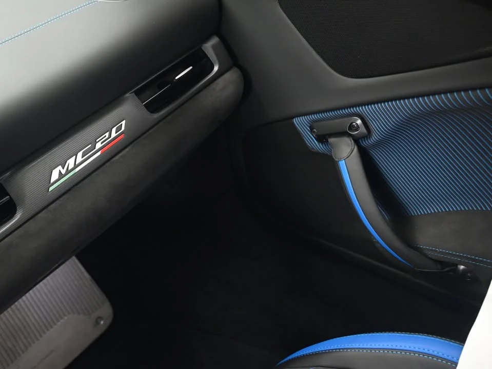 2023 Maserati MC20 Cielo - Image 8 of 19