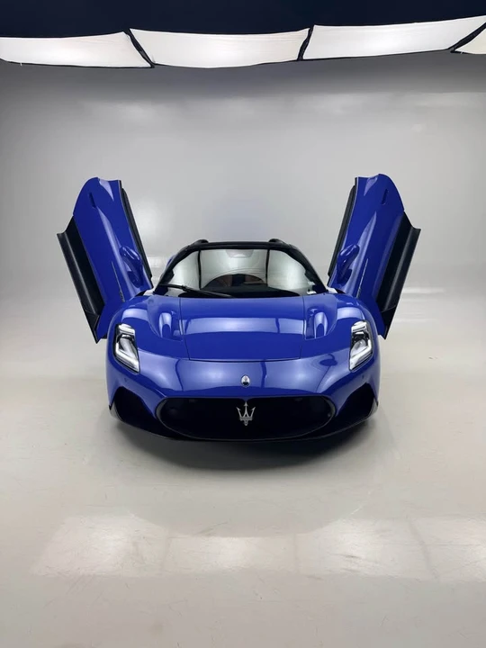2023 Maserati MC20 Cielo - Image 2 of 11