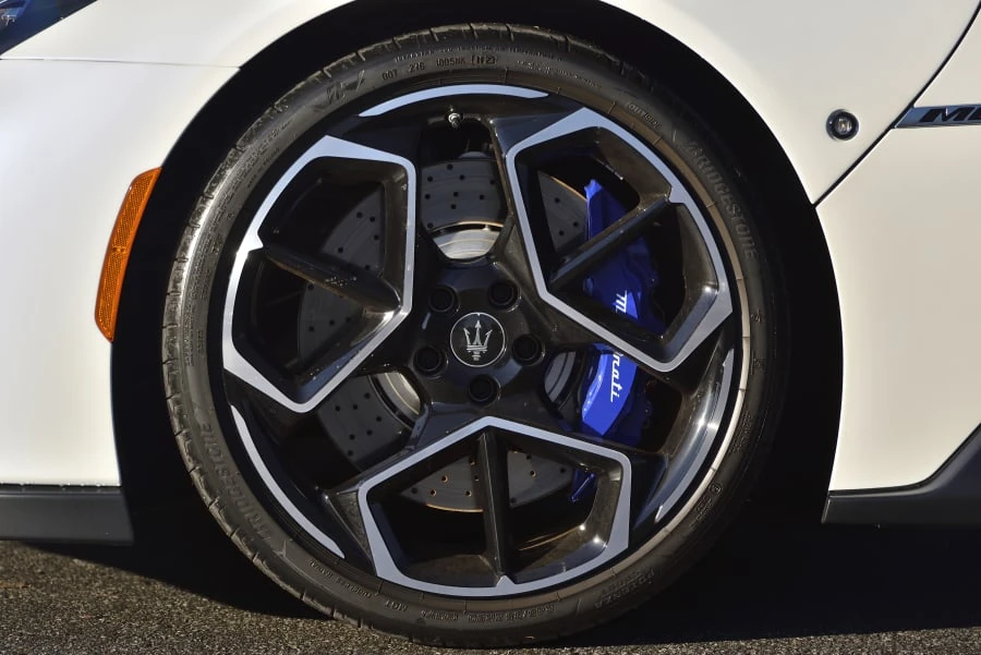2023 Maserati MC20 Cielo - Image 19 of 31