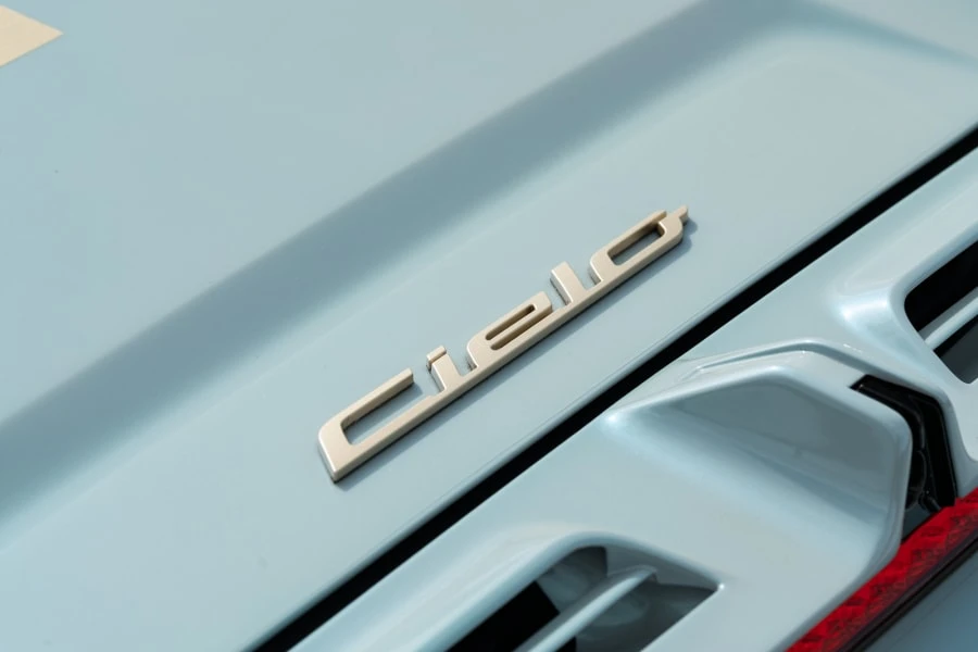 2023 Maserati MC20 Cielo - Image 8 of 31