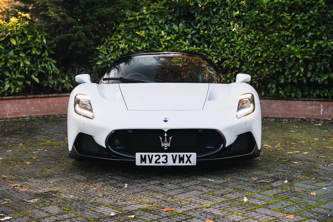 2023 Maserati MC20 Cielo - Image 2 of 31