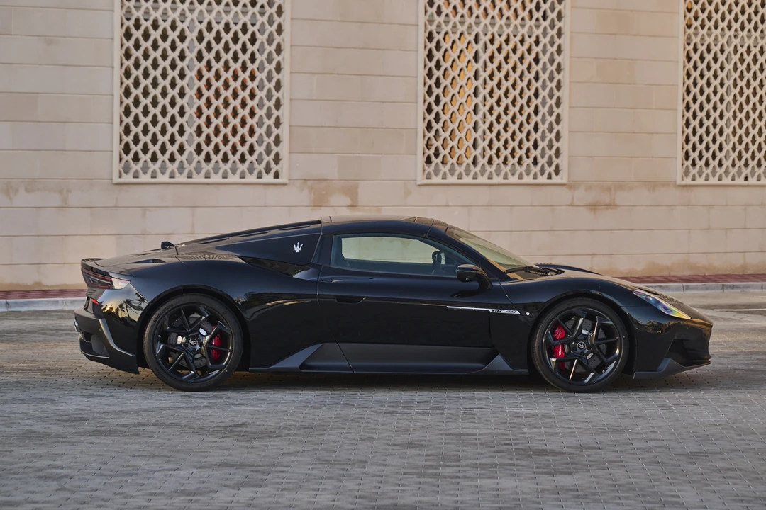 2023 Maserati MC20 Cielo - Image 9 of 31