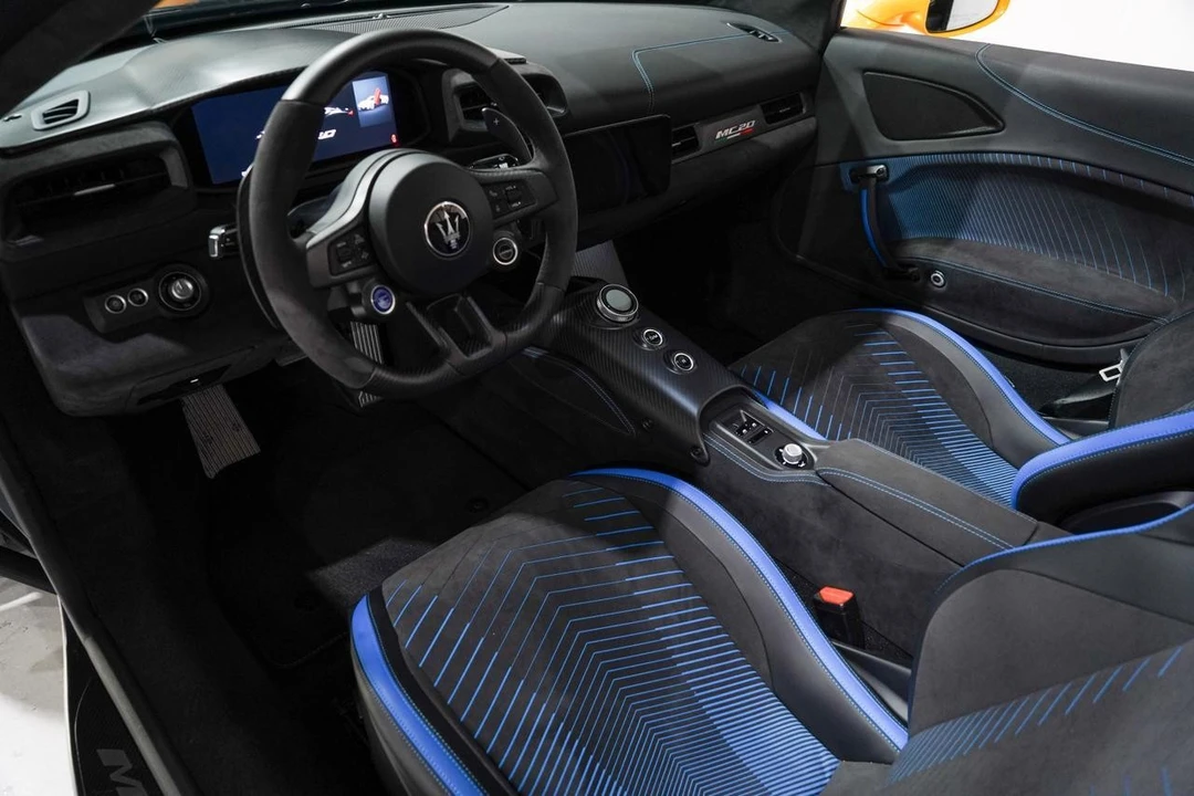 2023 Maserati MC20 Cielo - Image 2 of 21