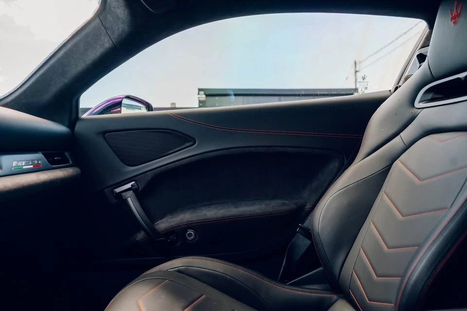 2023 Maserati MC20 - Image 12 of 18