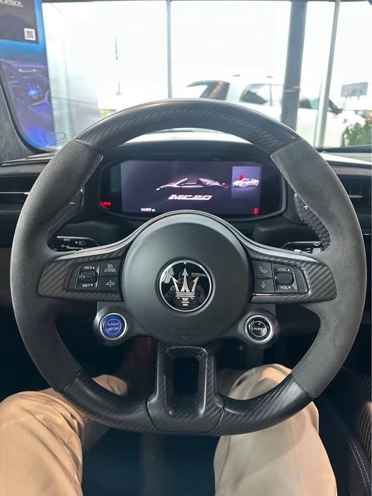 2023 Maserati MC20 - Image 13 of 15